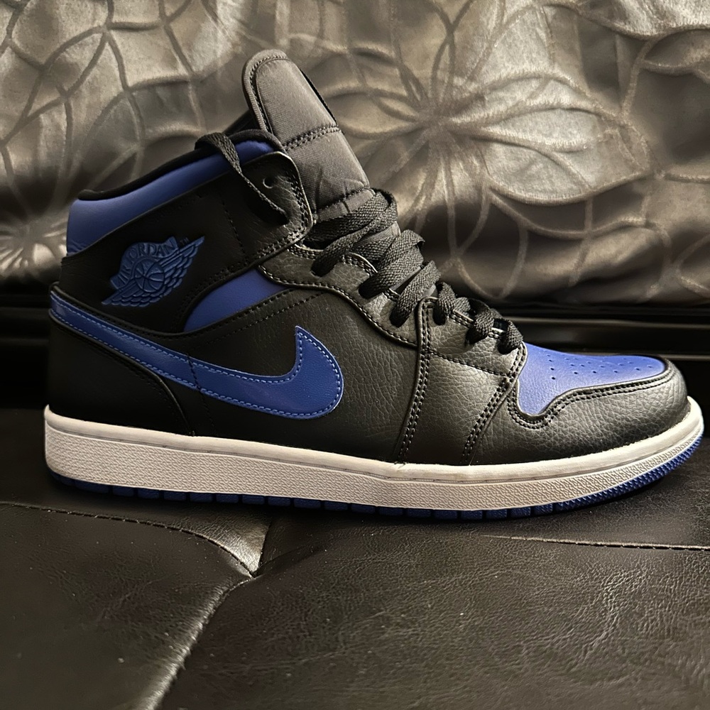 2020 Black/Blue Nike Air Jordan 1 size 10.5
